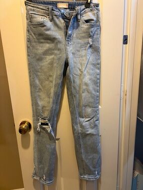 Light Wash Distressed Women’s Jeans - Classic Fit - Altard State